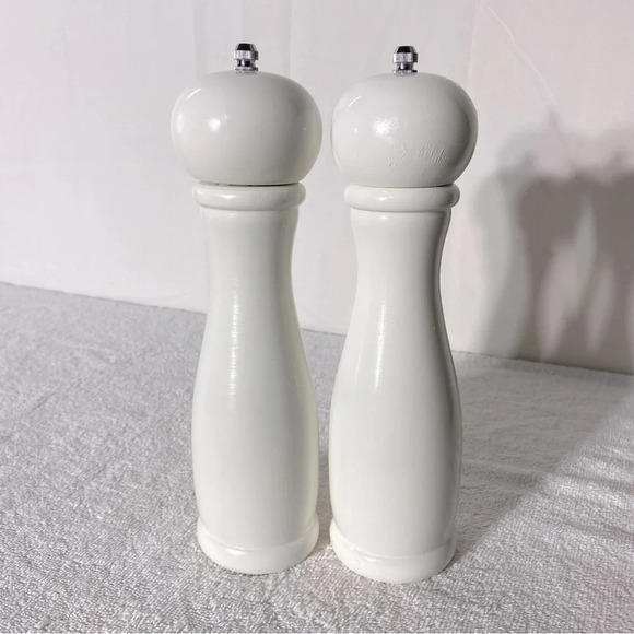 White Painted Wood Salt & Pepper Mills Grinders - Picture 3 of 11